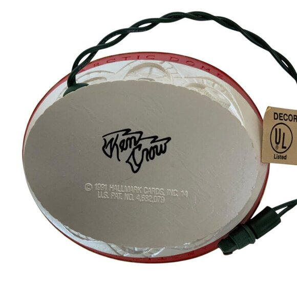 Vintage Hallmark Keepsake Arctic Dome Magic Christmas Ornament 1991 Lights Motio - Picture 6 of 8